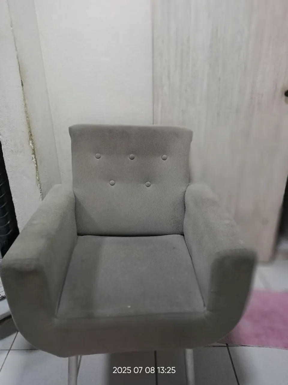 Poltrona Decorativa Cinza - Conforto e Estilo para sua Casa