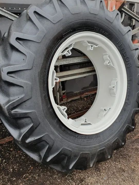 roda traseira para trator com pneu 18.4.30 - Foto 4