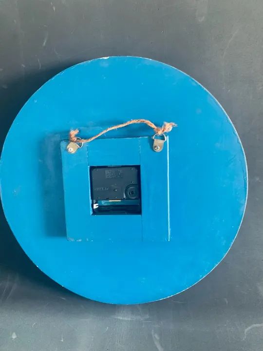 relógio de parede disney em madeira - 30 cm  - Foto 5