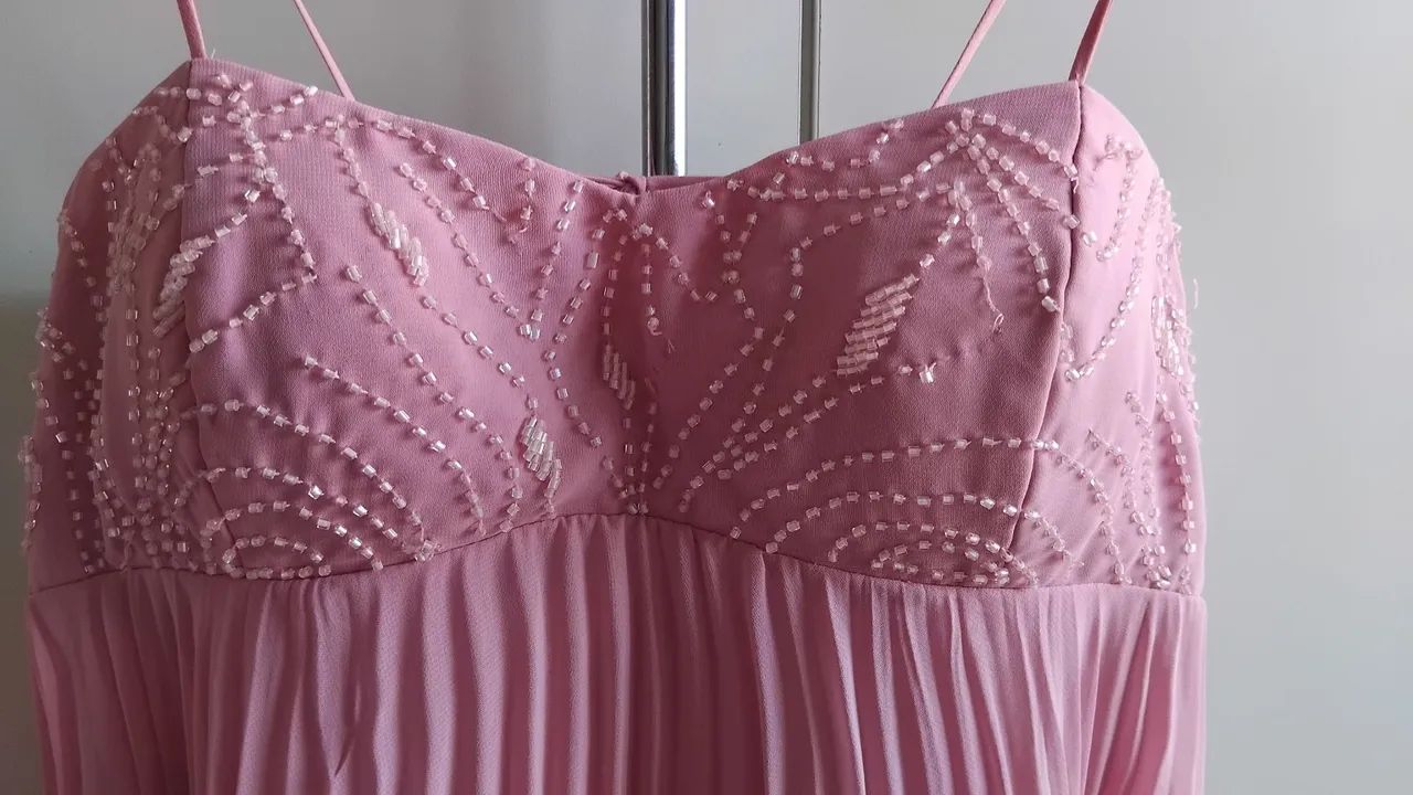 Vestido rosa com detalhes bordados - Foto 2