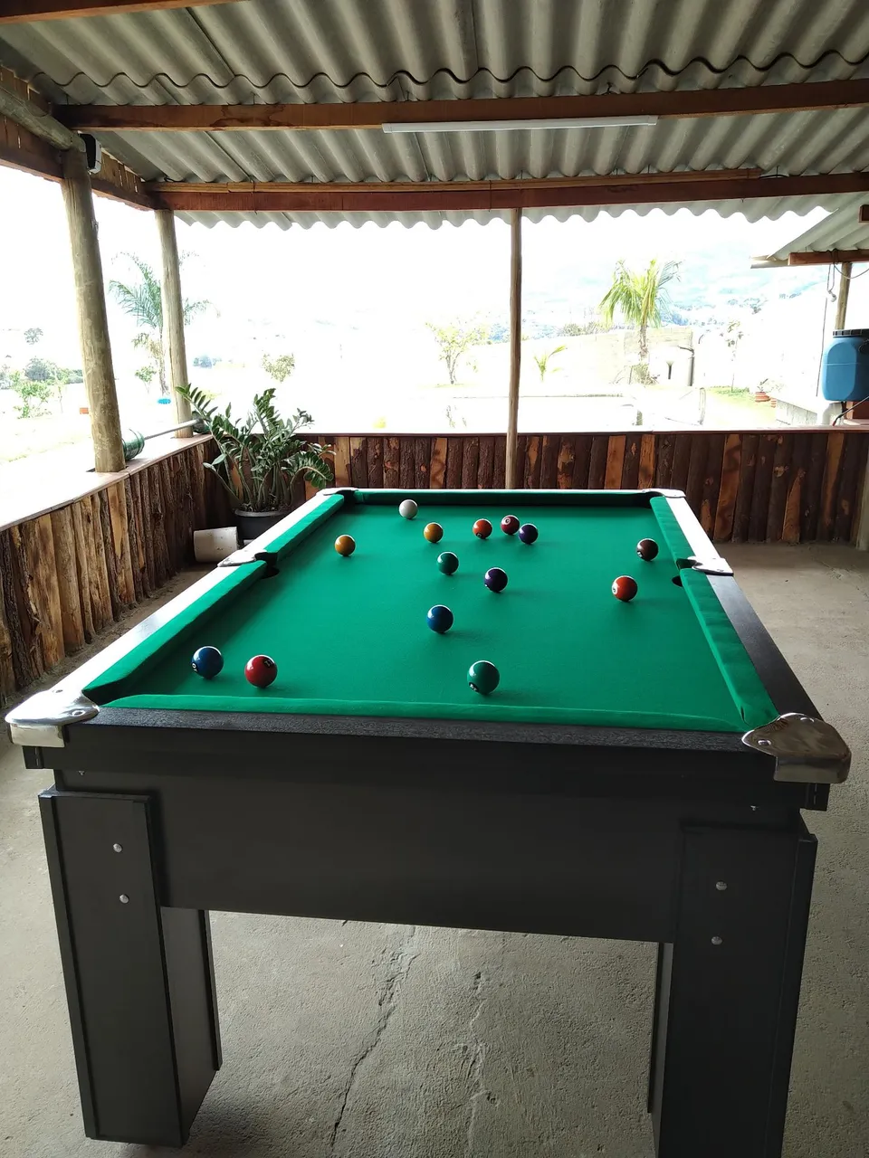 Mesa de Sinuca Completa - Diversão Garantida!