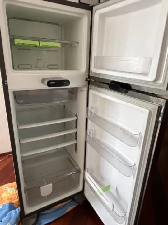 Geladeira Consul Frost Free Duplex 340L - R$ 500 - 110v