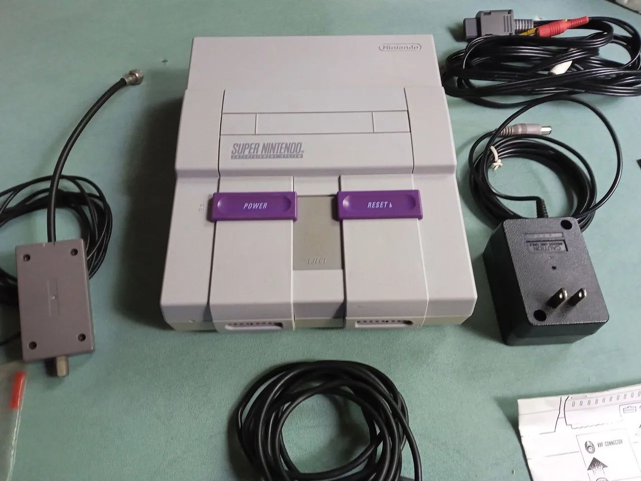 Super Nintendo Control Set americano completo +controle extra + cabo av veja leia - Foto 2