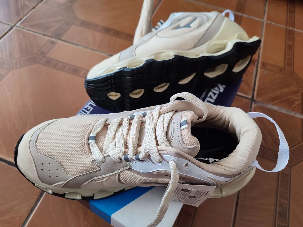Tênis Mizuno Prophecy 9 - Bege - Foto 3