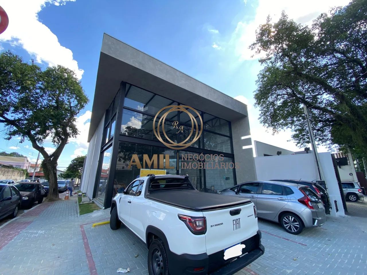 TT Aluga EXCELENTE Ponto Comercial, 220 m², 2 Banheiros, 4 Vagas, Jardim São Dimas - SJC