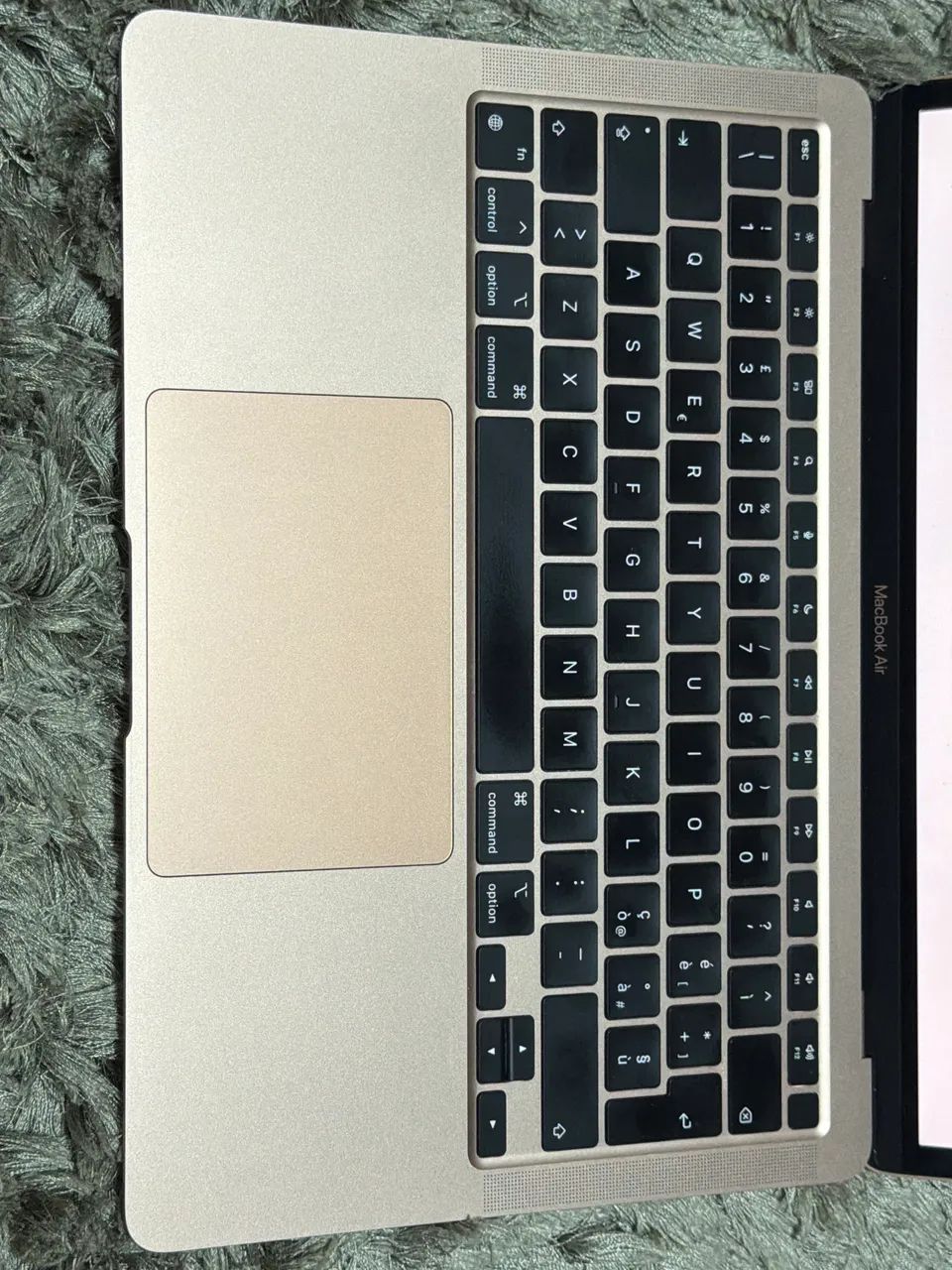 macbookair 2019 256GB ゴールド 13.3インチ Hothotレビュー】液晶改良で値下がりした「MacBook Air 2019」の