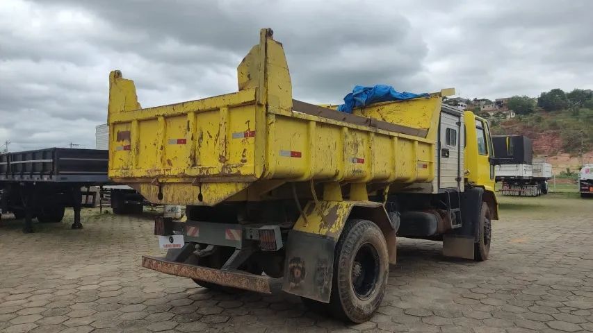 ford cargo 1215, ano 1997, caçamba amarelo - Foto 6
