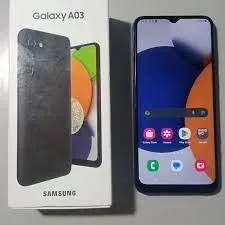 Unico dono Eu, estou vendendo porquê ganheu outro celular, 1 ano de uso celular novo