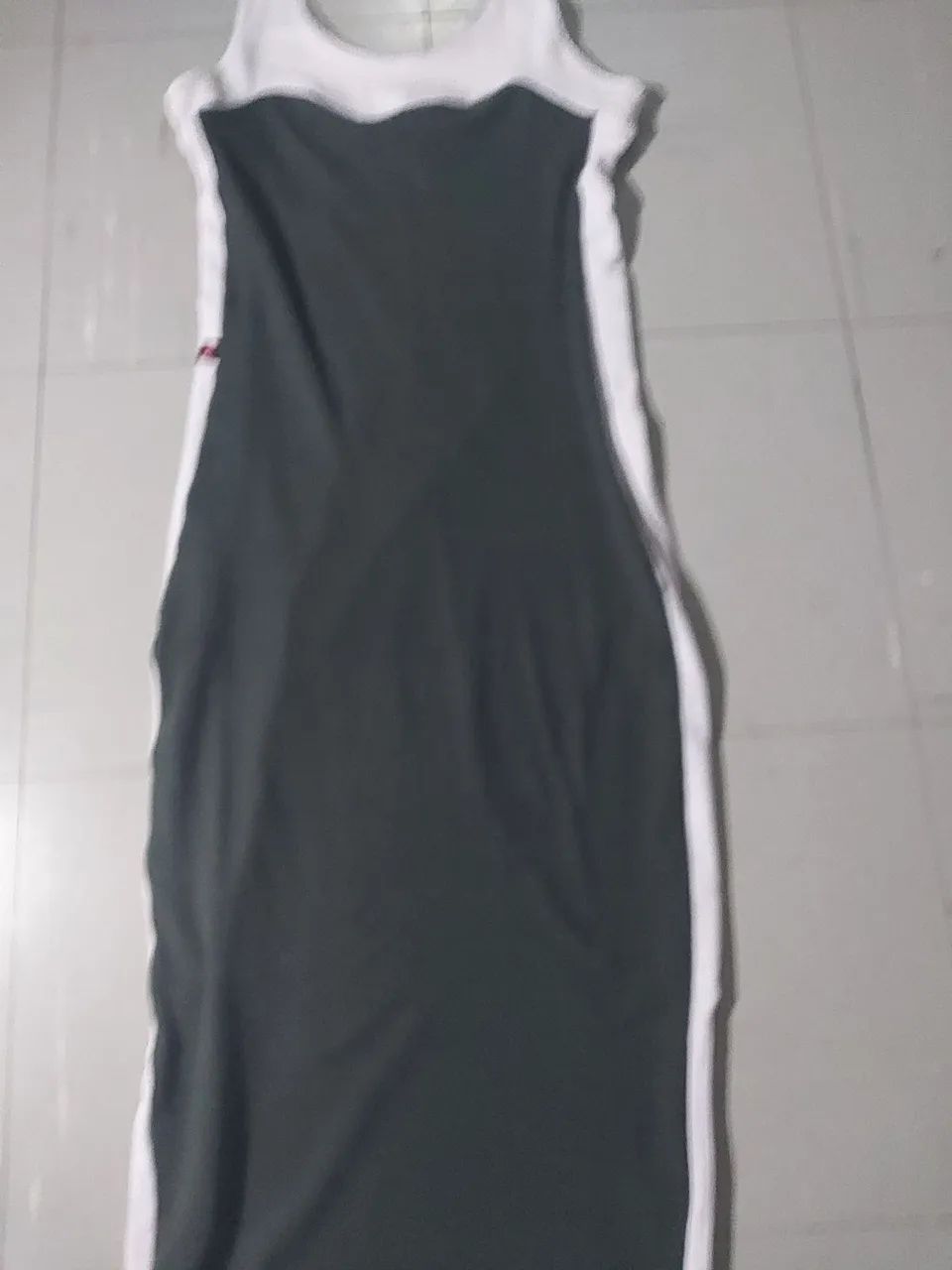 Vestido canelado verde com branco  - Foto 2