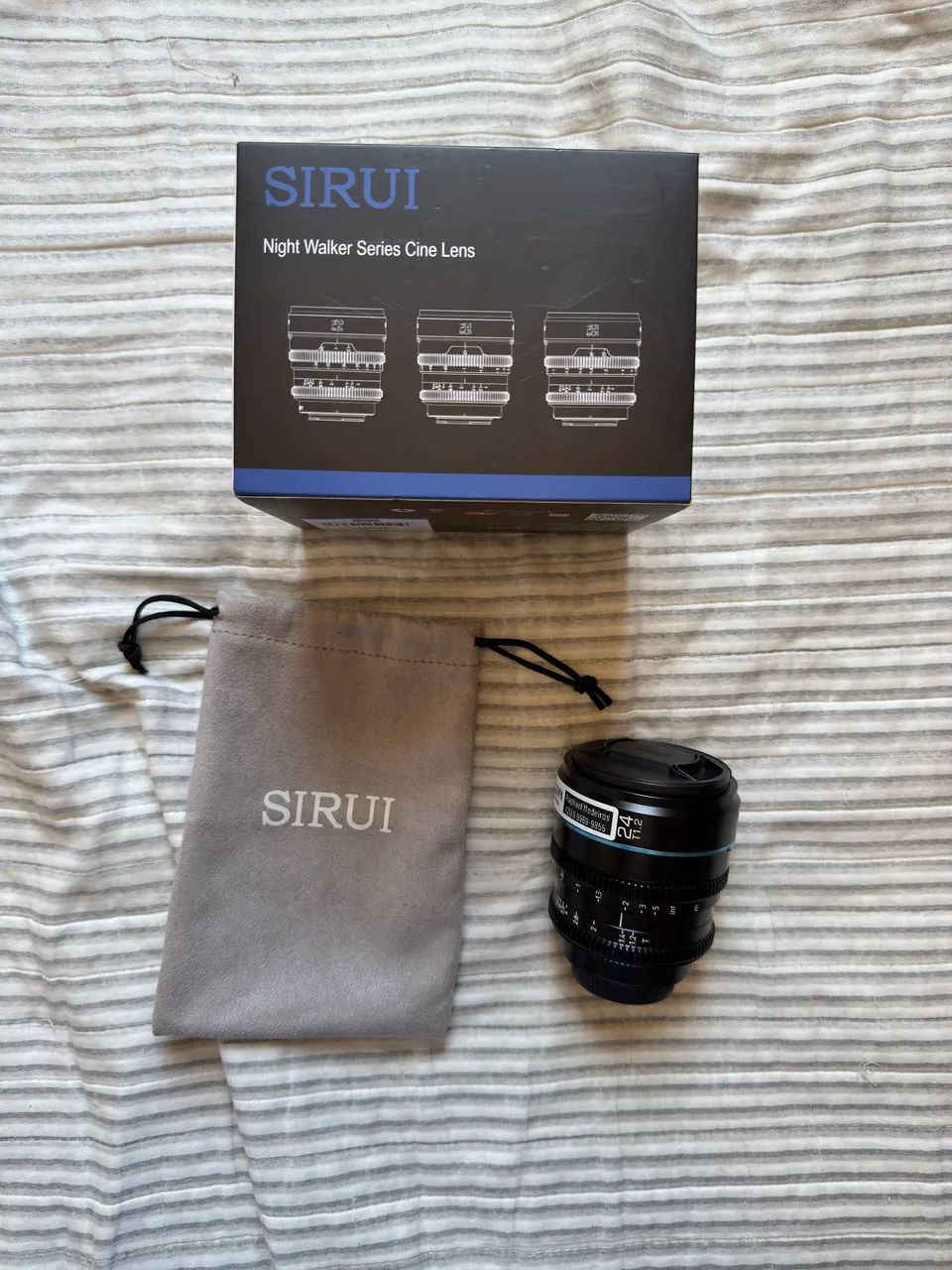 Lente Sirui Nightwalker 24mm t1.2 para X-Mount (Fujifilm