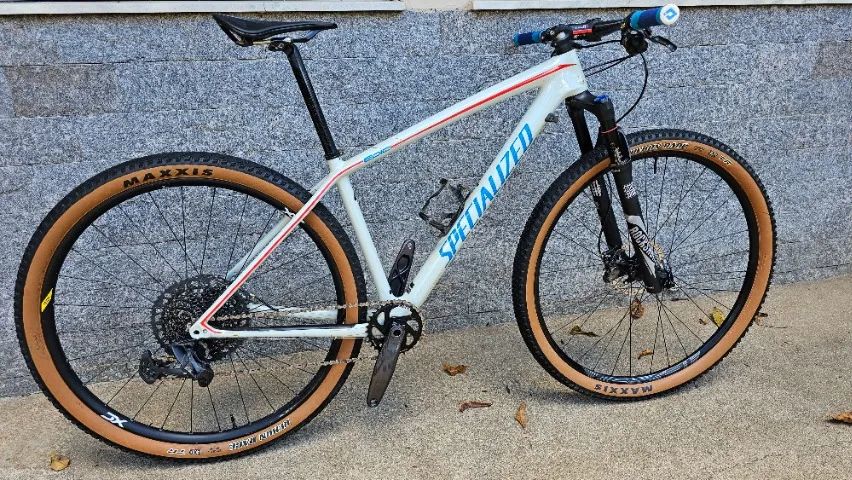 Bicicleta Specialized Epic HT Carbon GX Eagle 12v