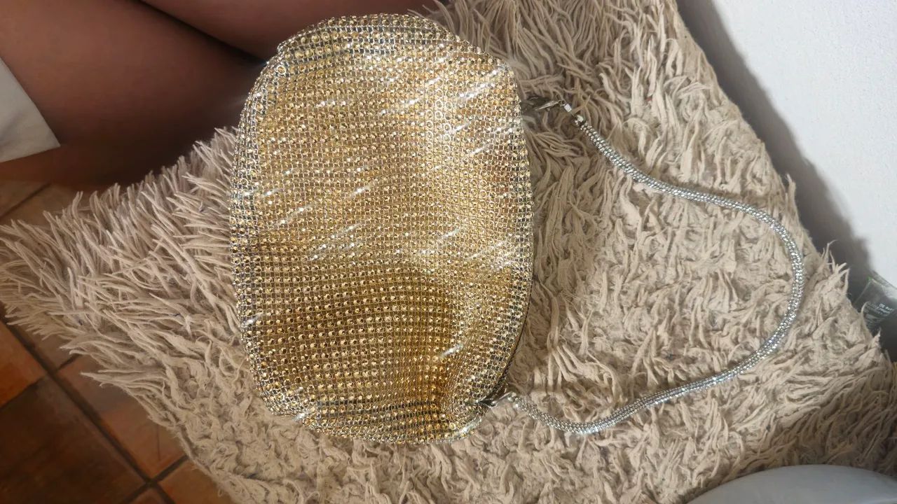 Bolsa dourada brilhante para festas e ocasiões especiais  - Foto 2