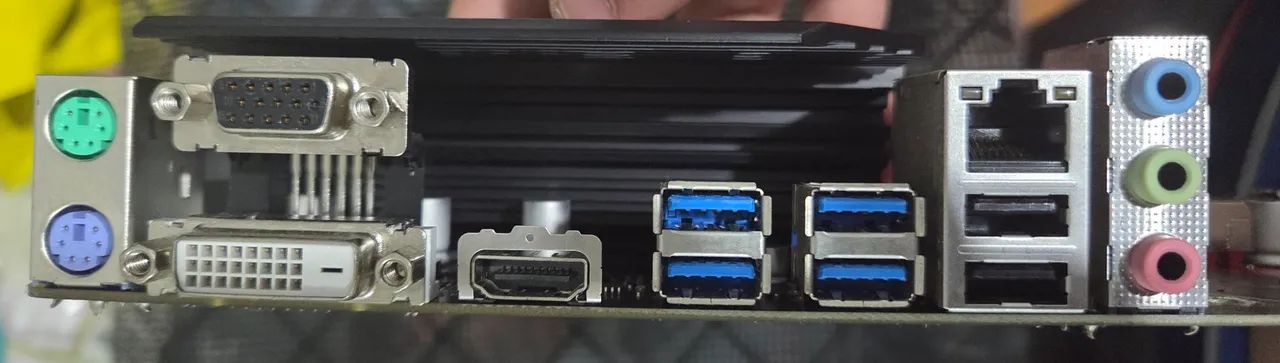 Placa mãe B450m Gaming Gigabyte - Foto 2