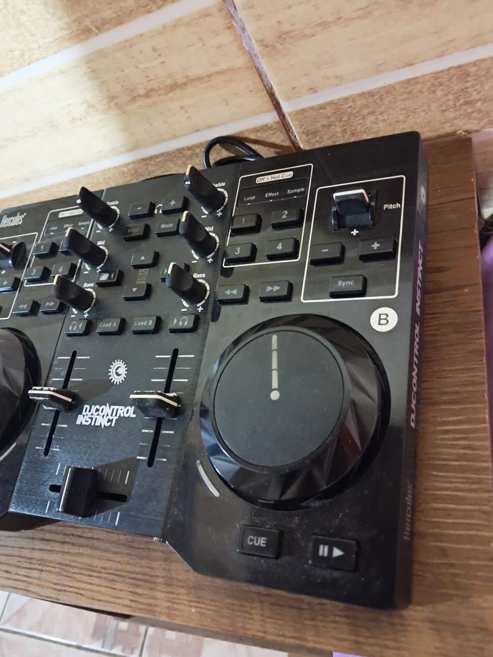 Mesa de DJ Hercules DJControl Instinct - Foto 4