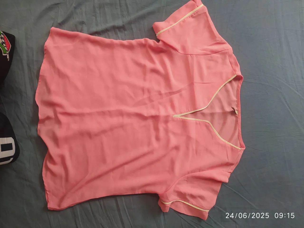 Camisa de tecido leve rosa