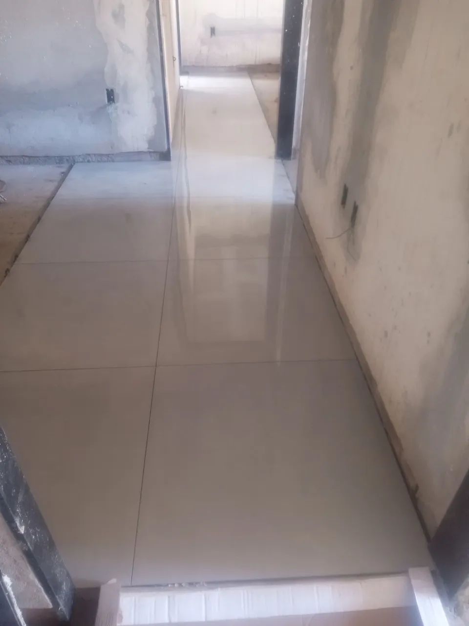 Colocação de porcelanatos pisos e azulejos  - Foto 6