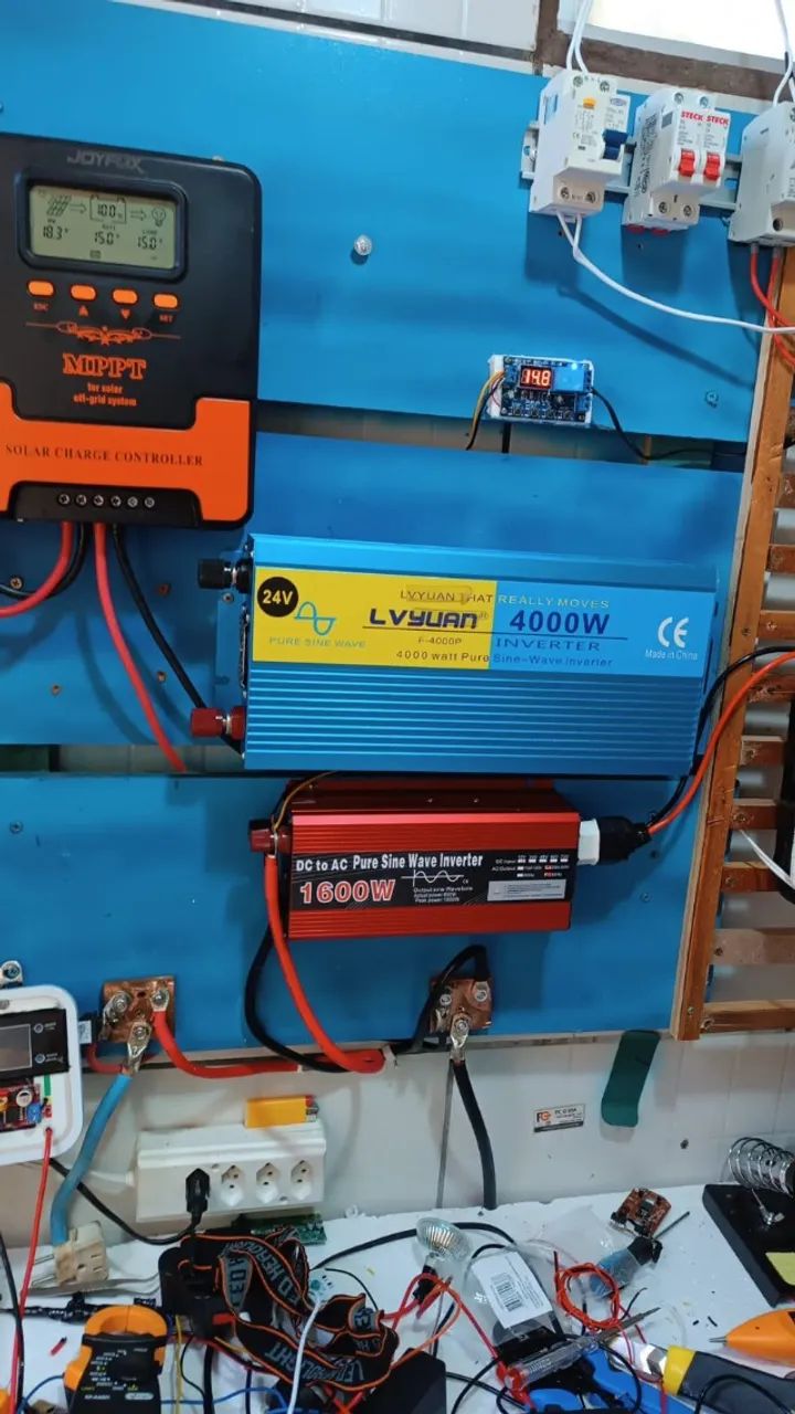 sistema offgrid, controlador, inversor e chave de transferencia + 03 baterias