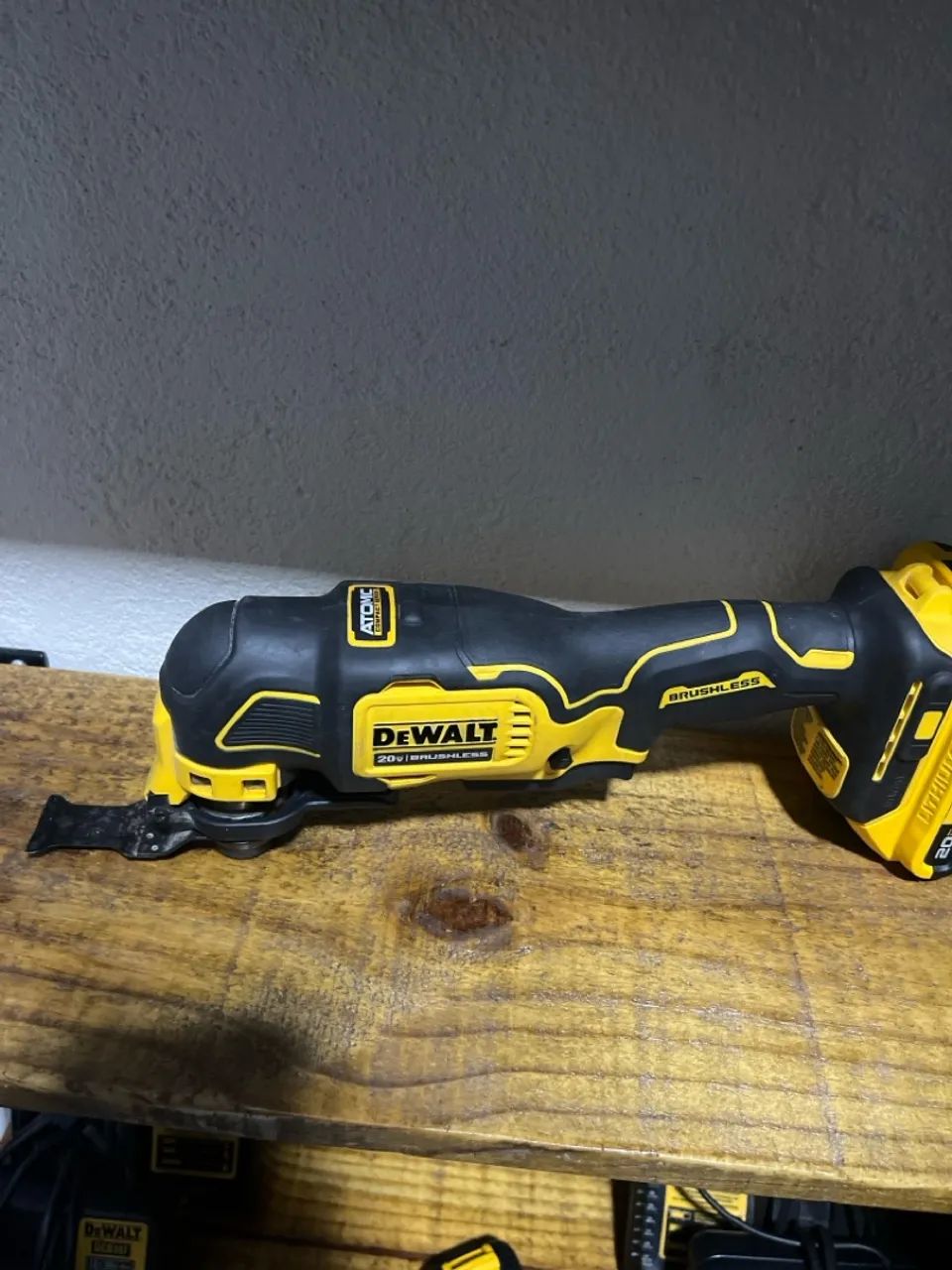 Oscilante Dewalt a bateria 