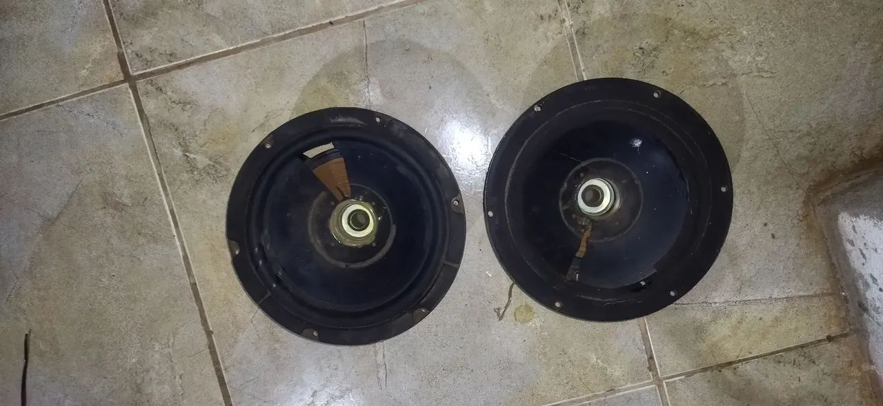 Alto-falantes vintage para som automotivo
