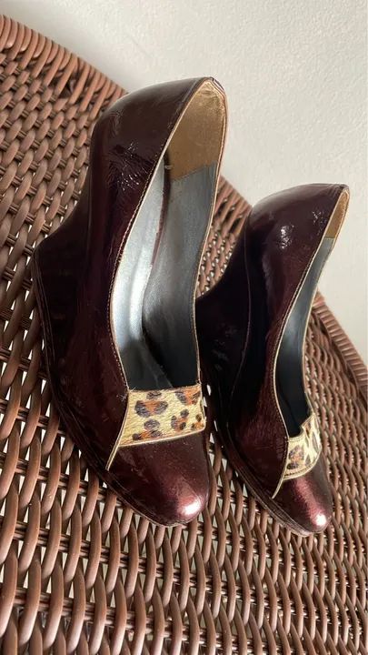 Sapato Anabela verniz 34 semi novo 35,00 - Foto 2