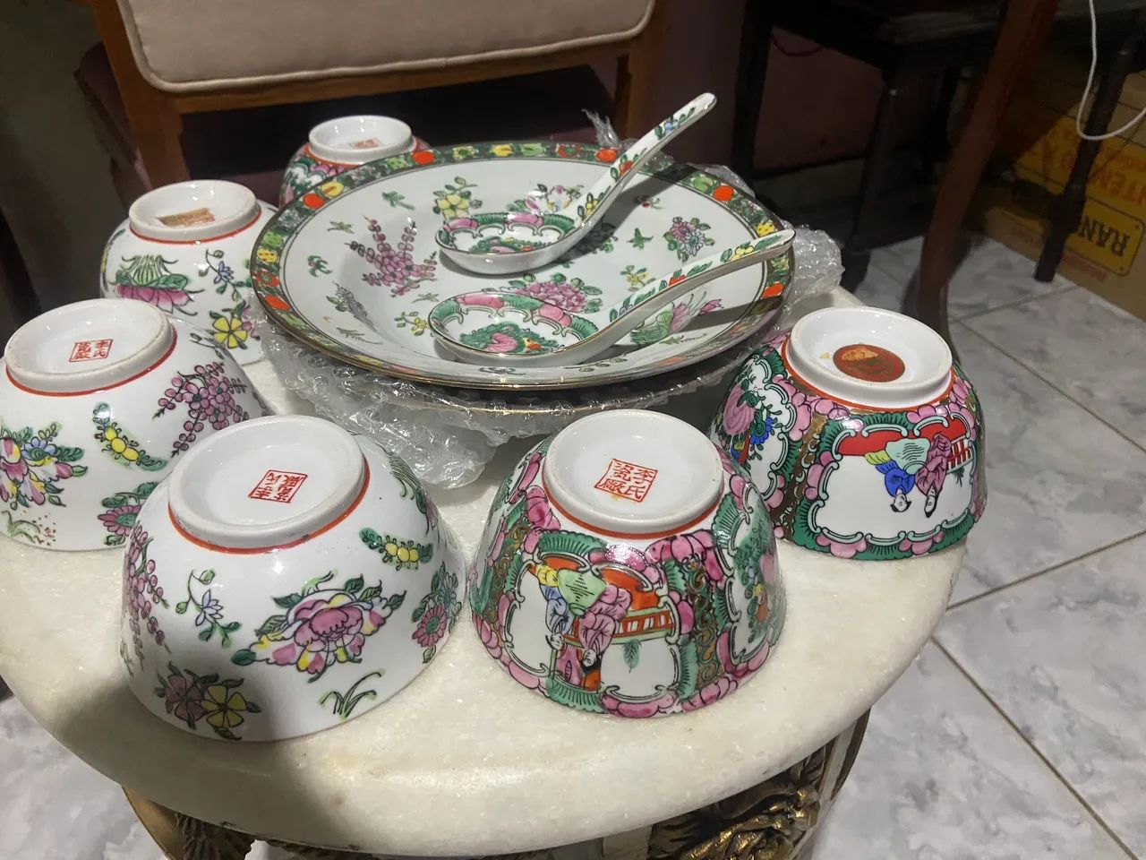 Kit de 10 peças porcelanas chinesas: 6 tigelas, 2 colheres, 2 pratos, raridade  - Foto 2