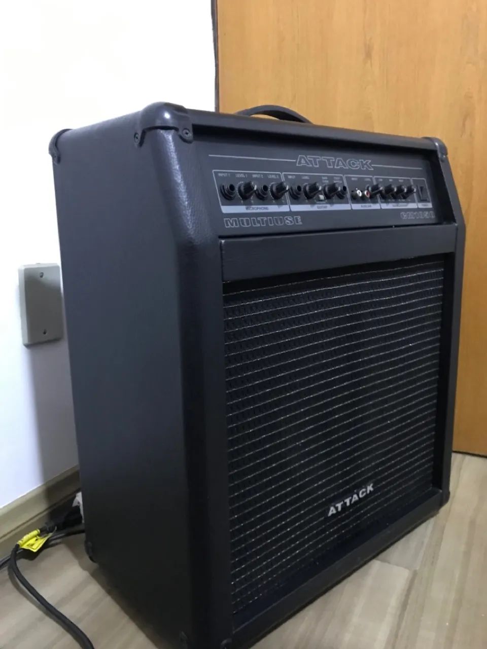 Amplificador ATTACK CM1050