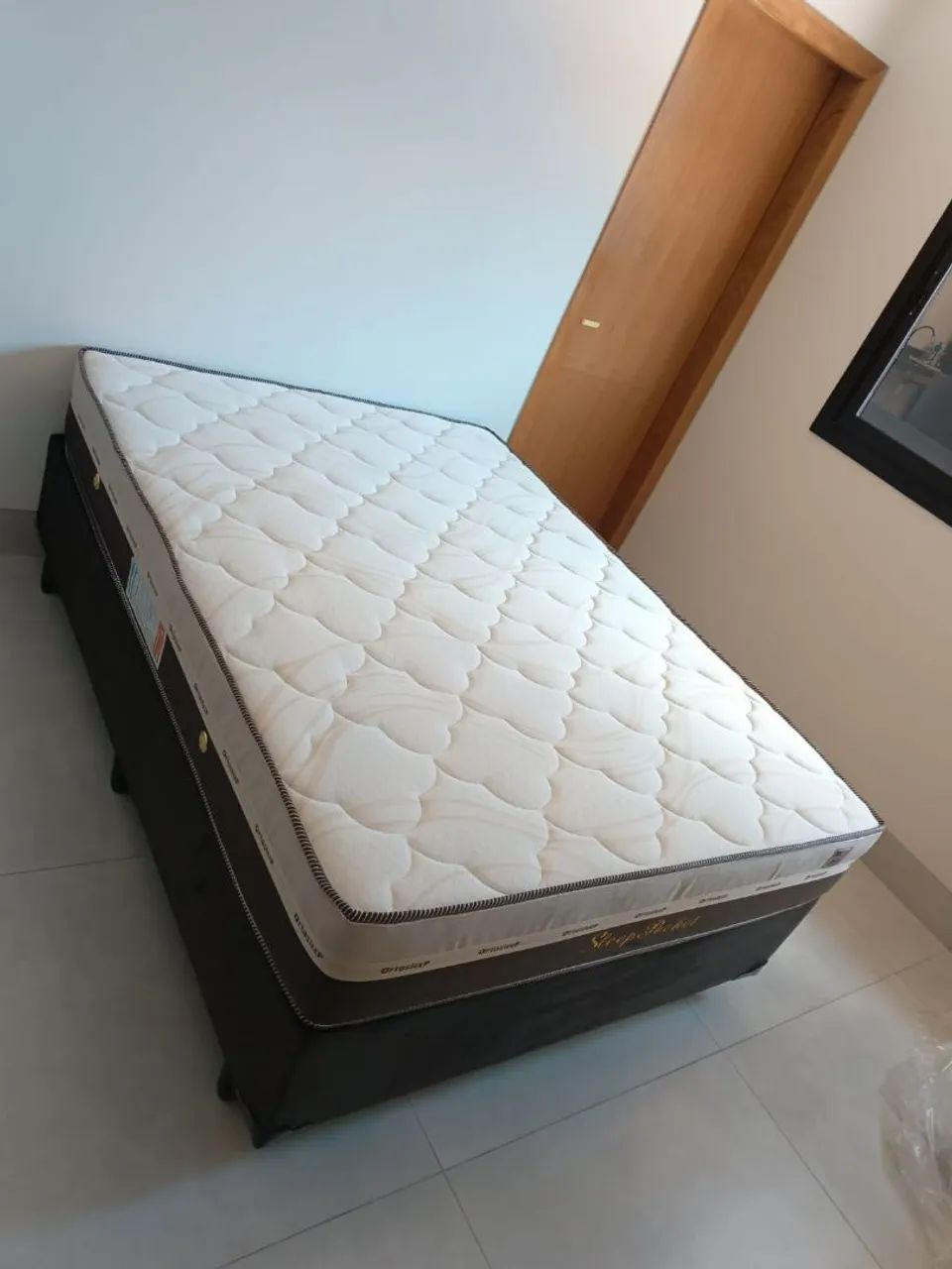 Cama casal nova grátis entrega e travesseiro