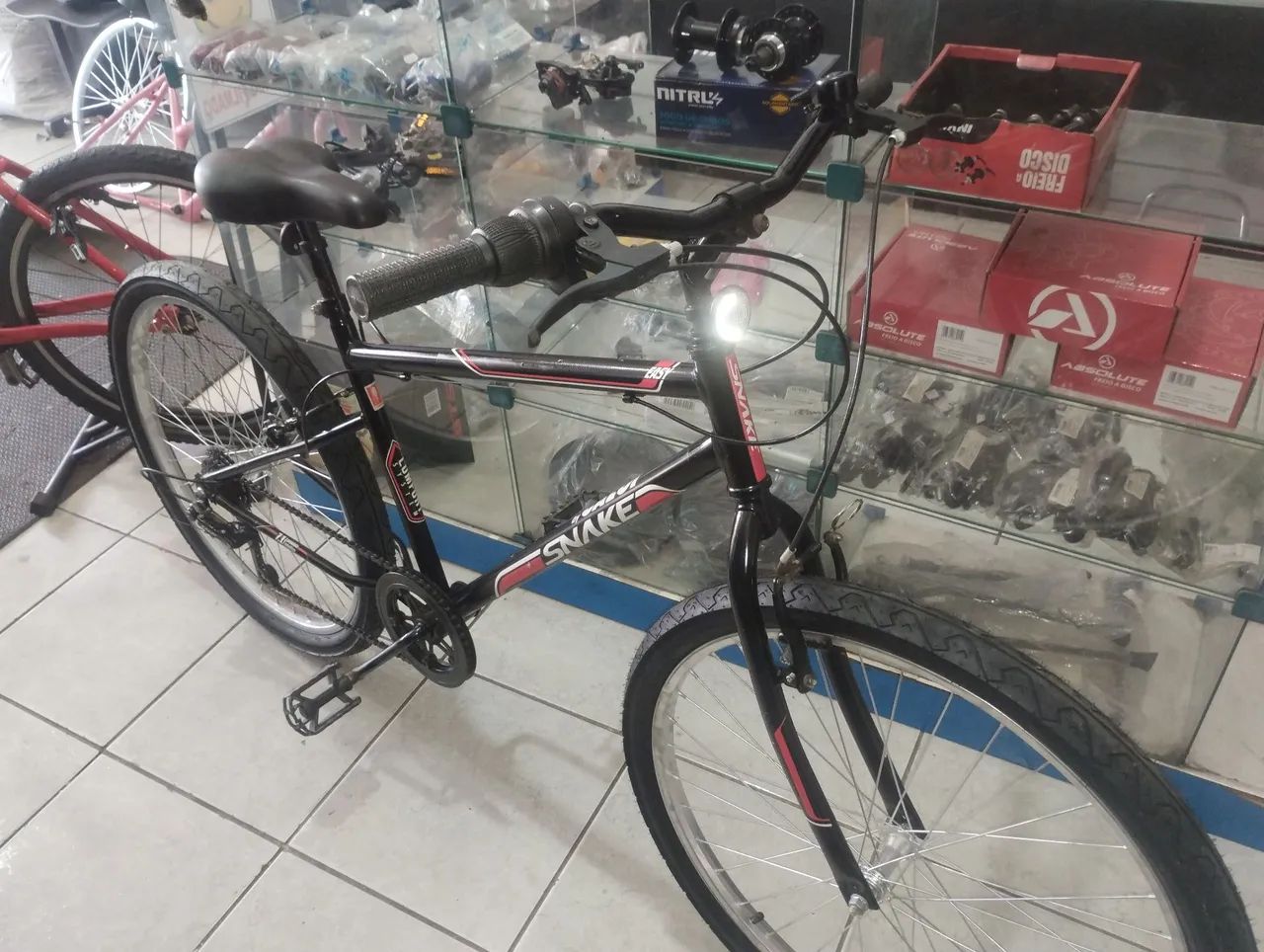 BICICLETA ARO 26 CALOI COM MACHAS - Foto 2