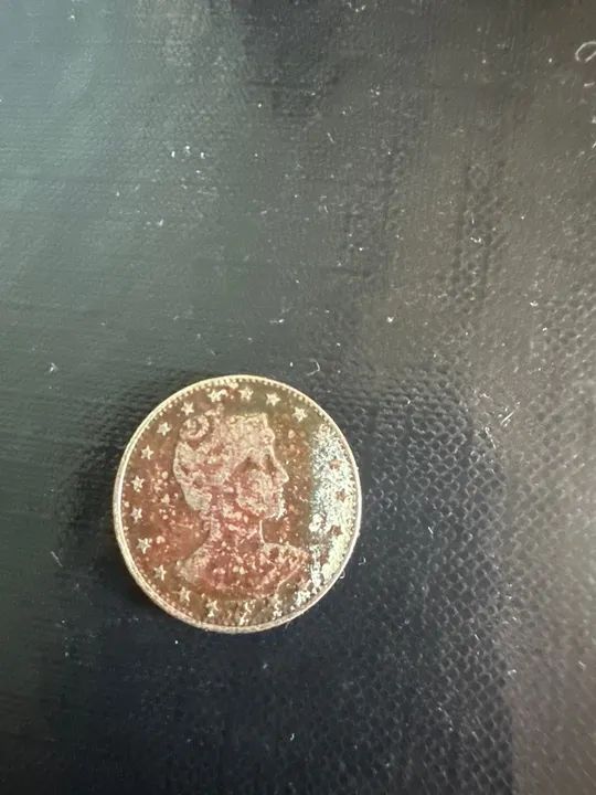 Moeda antiga de 100 Réis do Brasil - Foto 2