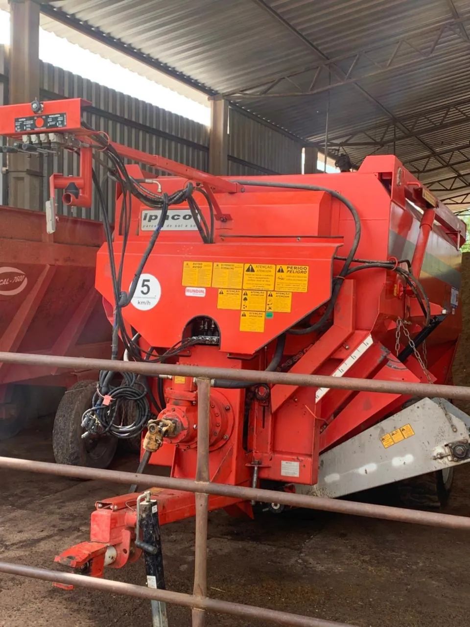 Vagão misturador Ipacol tratomix 6.0