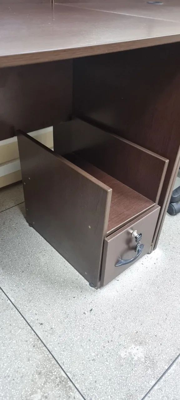 12 Mesas  (1 recep + 11 escritório) - Foto 4