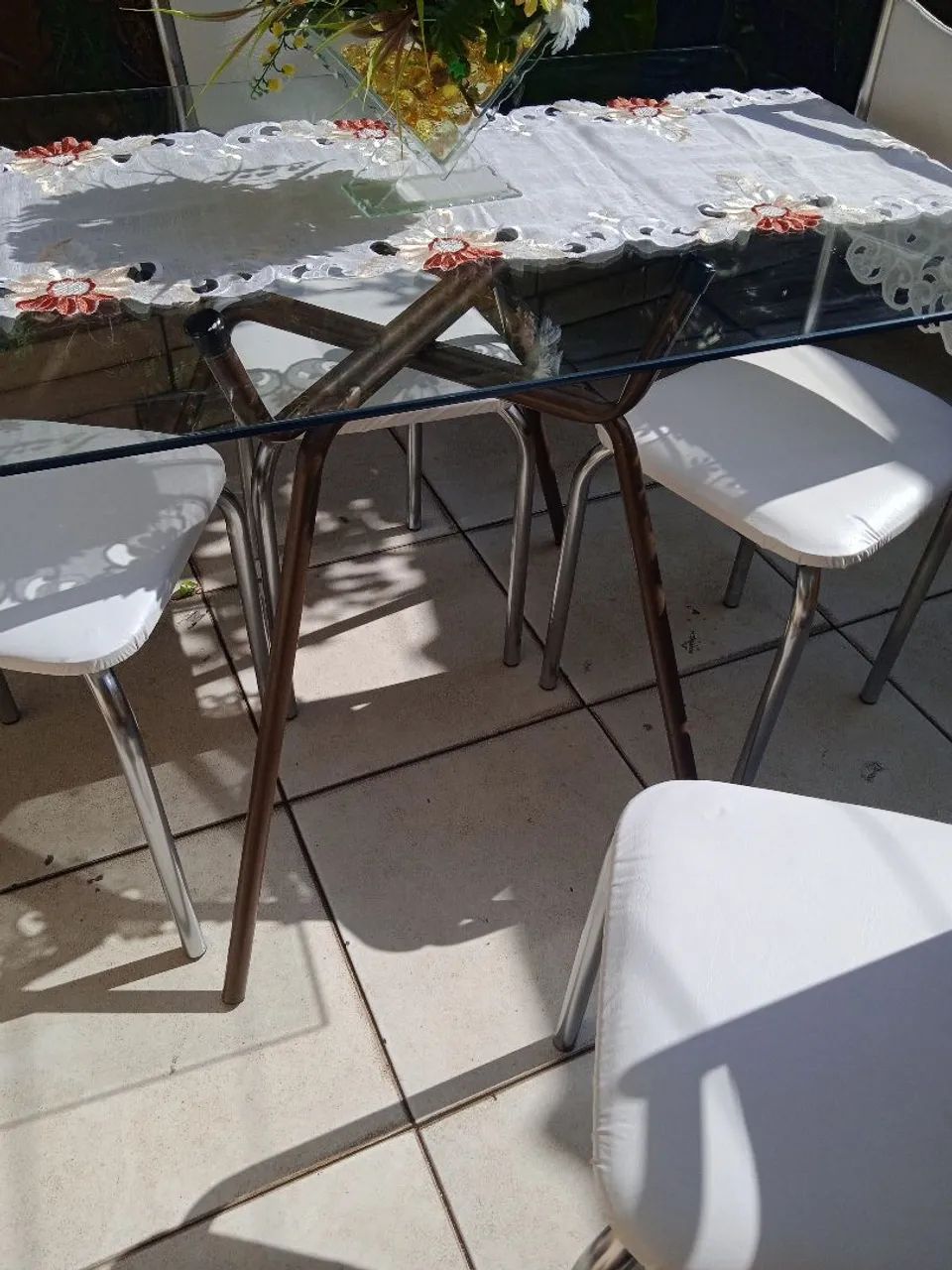 Mesa com 4 cadeiras, lindas ? - Foto 3