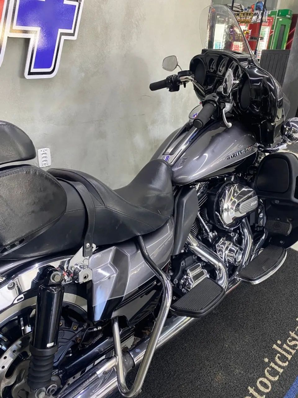 Harley-Davidson FLHTK Electra Glide Ultra Limited - 2014 - Foto 4