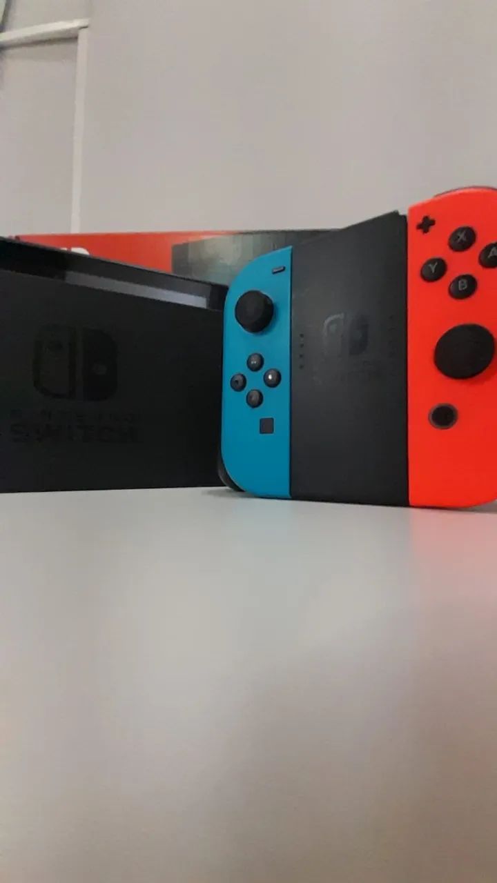 Nintendo Switch Completo - Console Híbrido com Joy-Cons e Acessórios - Foto 4