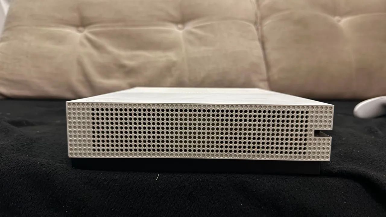 XBOX ONE S 1TB - Foto 4