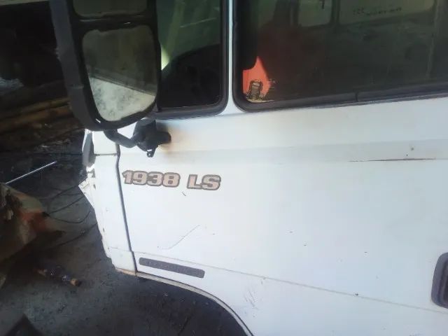 Cabine LS 1938 e LS 1935, vendo muito barato, p/desocupar lugar - Foto 9