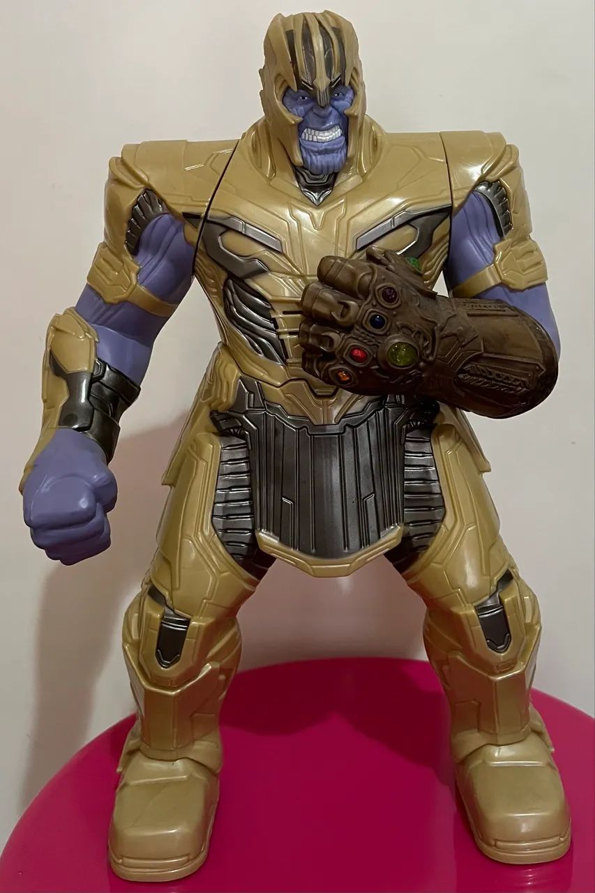 Boneco Thanos 35cm com sons e luzes Hasbro  - Foto 2