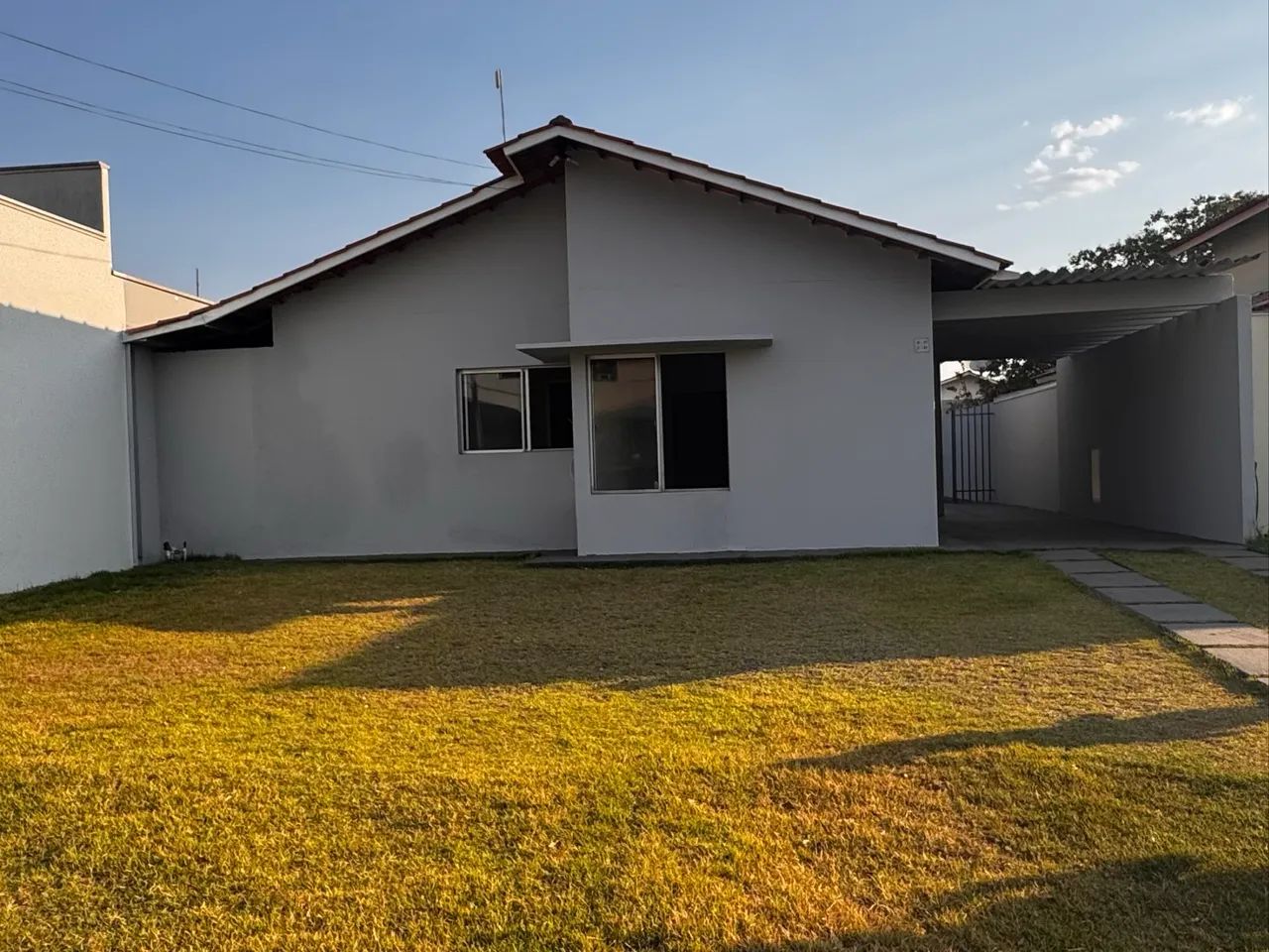 CASA TÉRREA PARA LOCAÇÃO - CONDOMÍNIO BOSQUE DOS YPES 