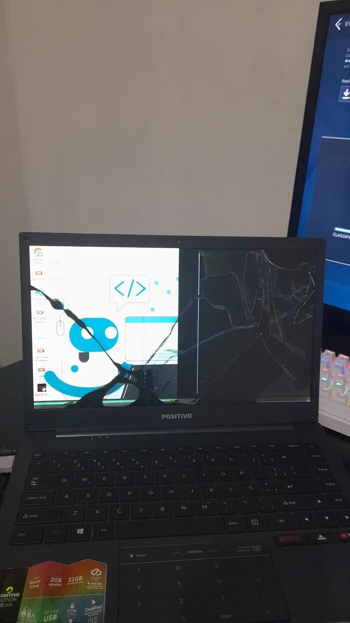 Notebook Positivo (tela quebrada, mas funciona) - Foto 4