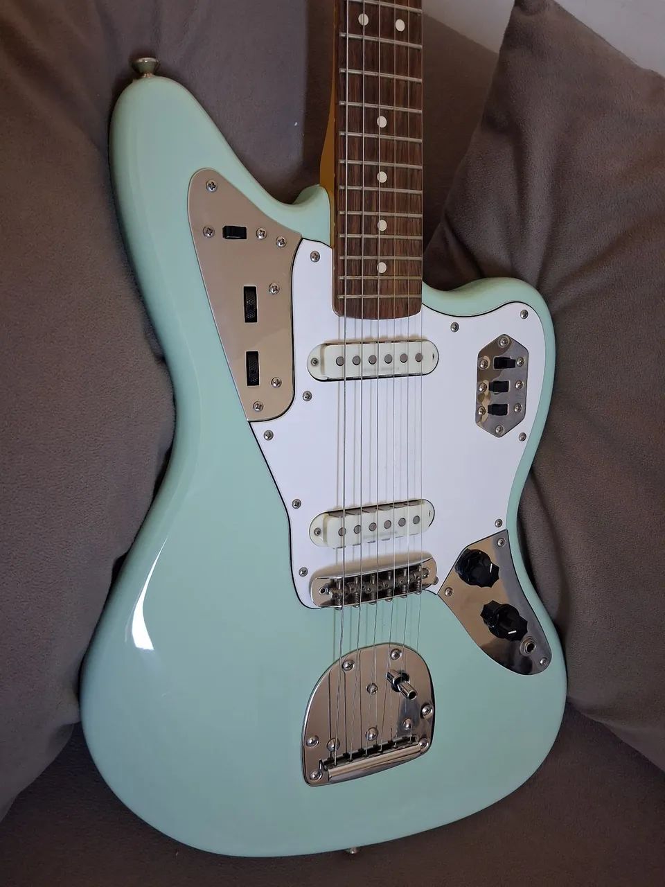 Guitarra Jaguar Squier Vintage Modified - Foto 6