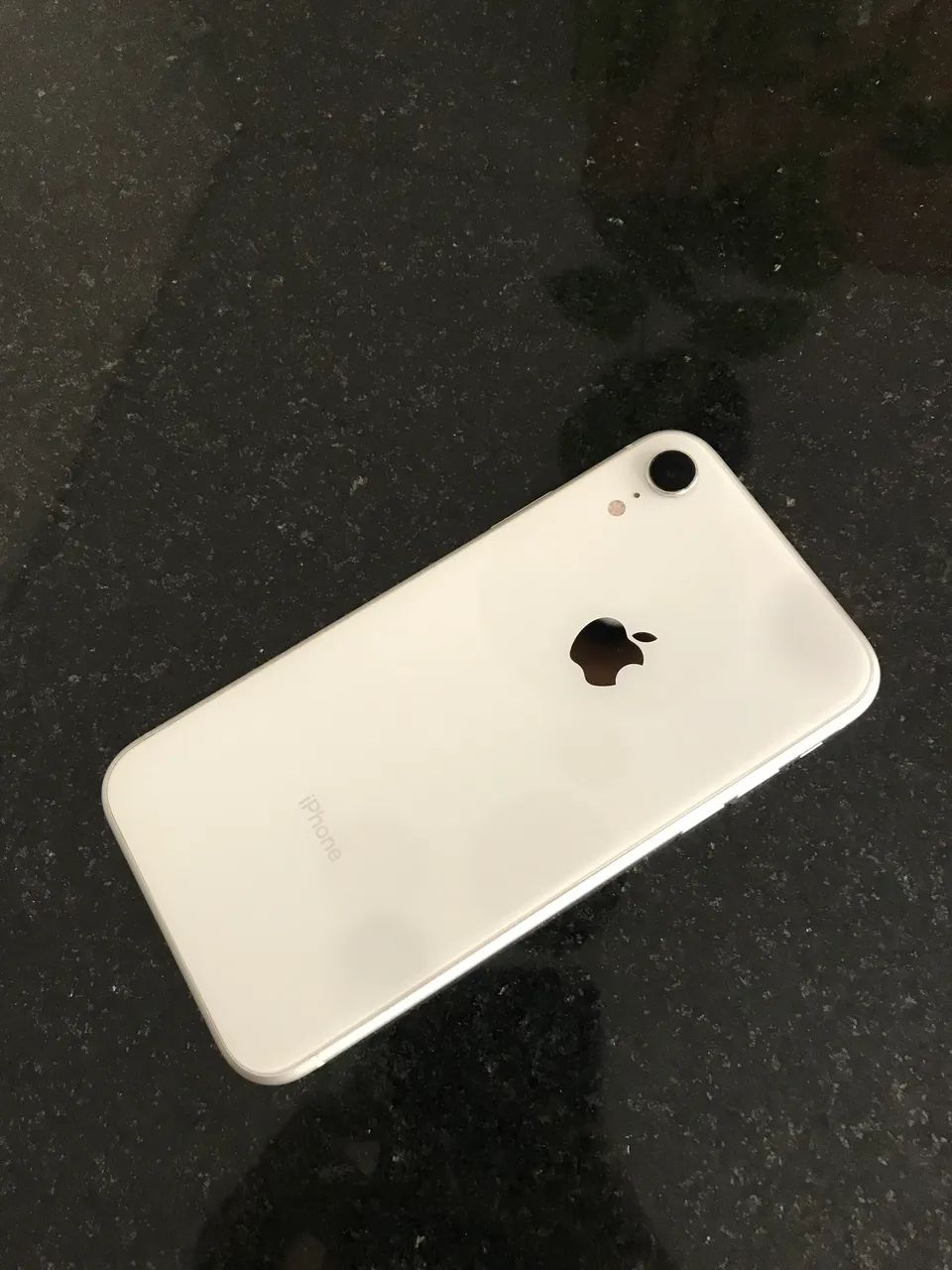 IPhone XR branco 128gb