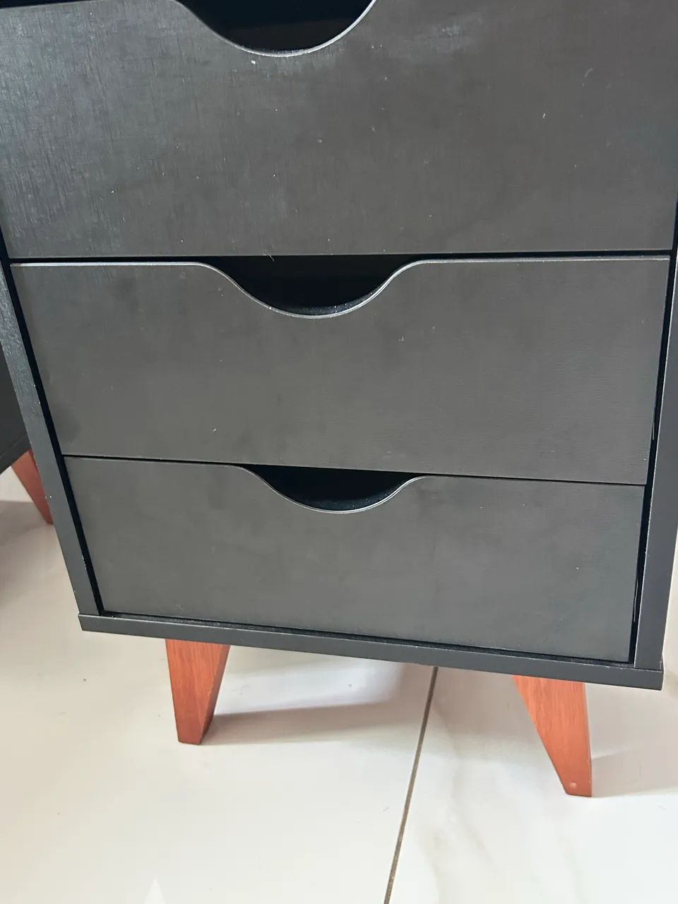 Vende-se CABECEIRA, CRIADOS MUDOS e ESTANTE SUSPENSA - Foto 4