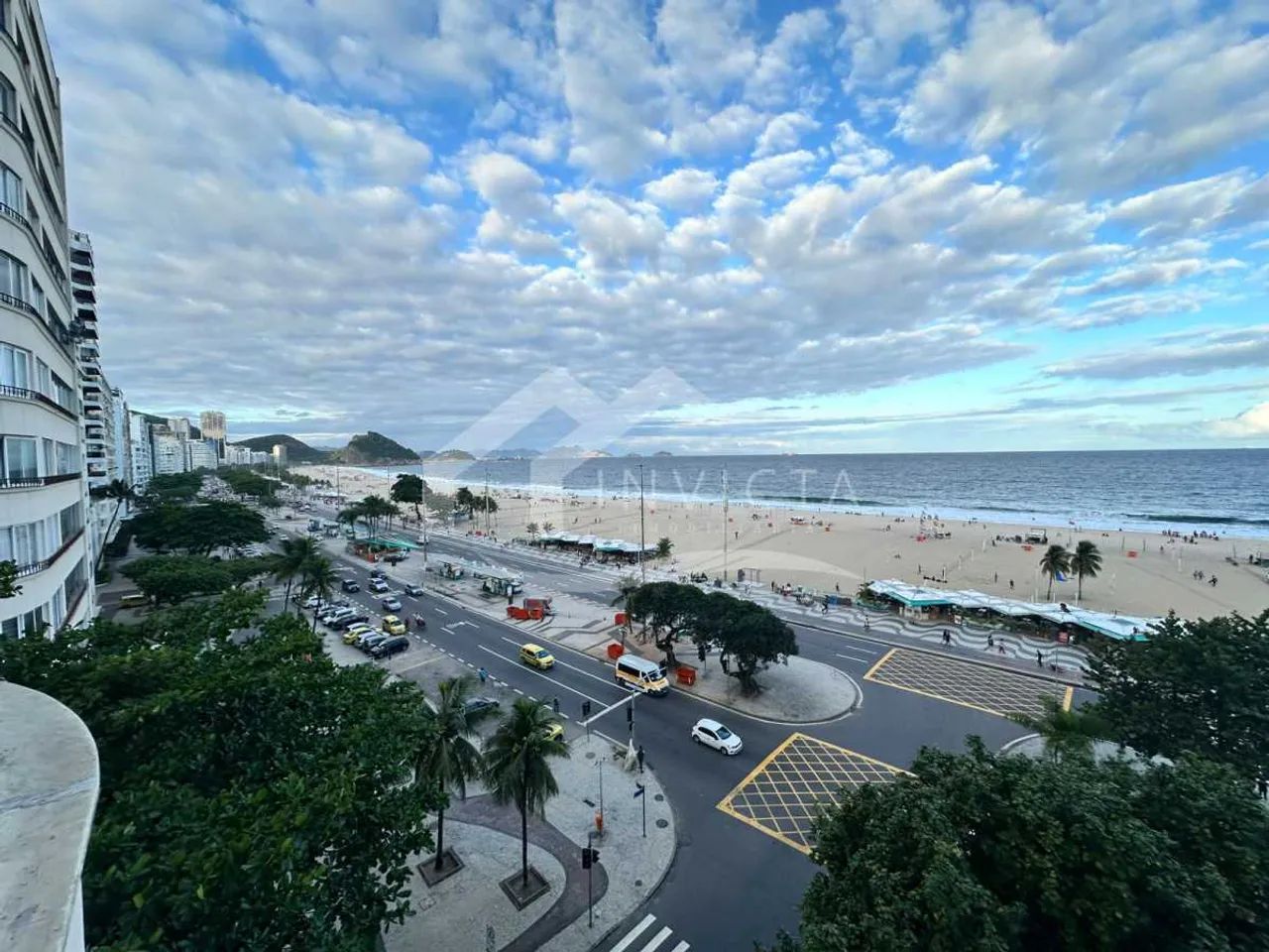 IMPERDIVEL OPRTUNIDADE 5 QUARTOS COM VARANDA E VISTA MAR!!! - Foto 2