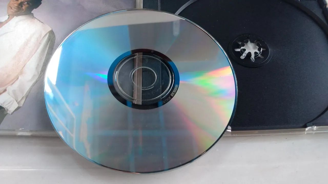 CD original Emílio Santiago ótimo estado.  - Foto 4