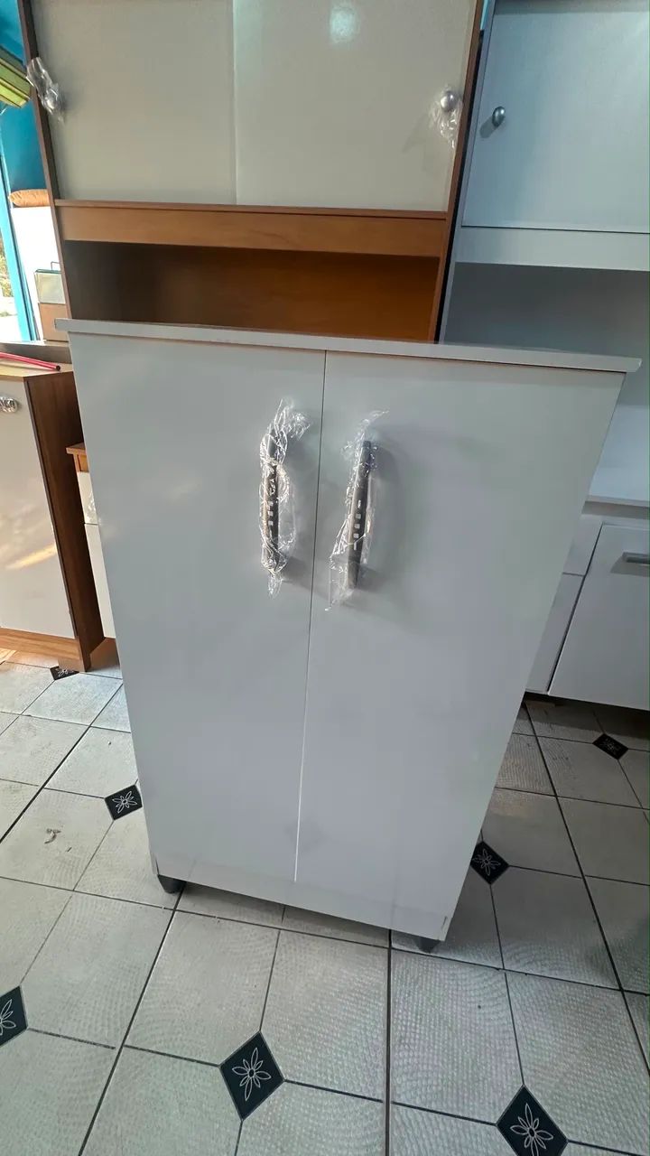 Armário multiuso 