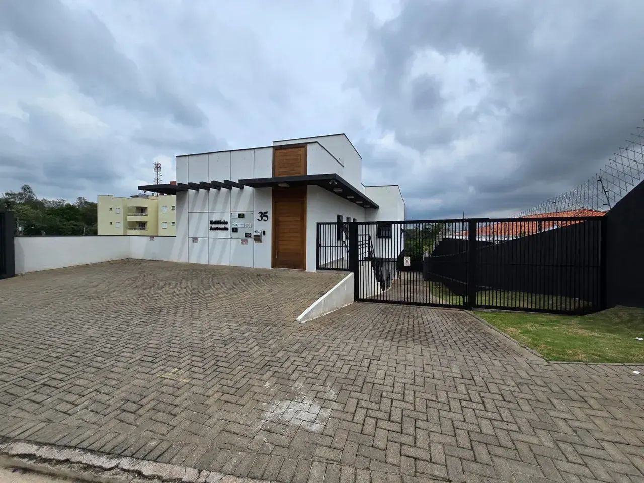 Prédio comercial a venda com 12 salas 740 m² estacionamento no Bairro Centro de Vinhedo - Foto 3