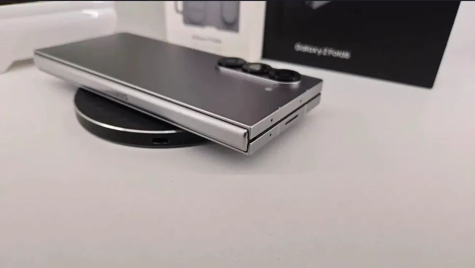 Galaxy Z Fold 6 - Foto 3