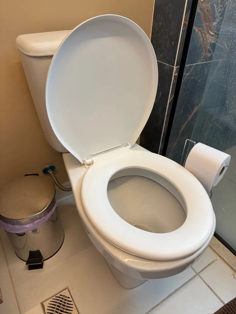 Vaso sanitário com caixa acoplada Deca  - Foto 2