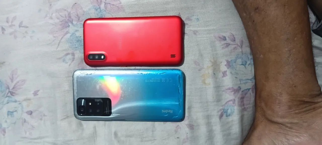 Vendo 2 celulares um redmi e um sansung 200 e 350