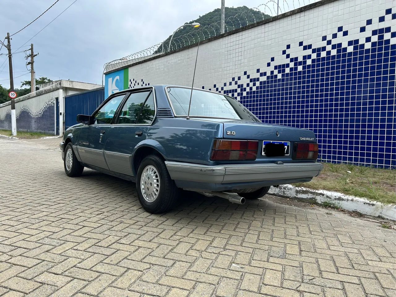 Chevrolet Monza Classic SE 2.0 /mpfi E EFI 2P E 4P 1988
